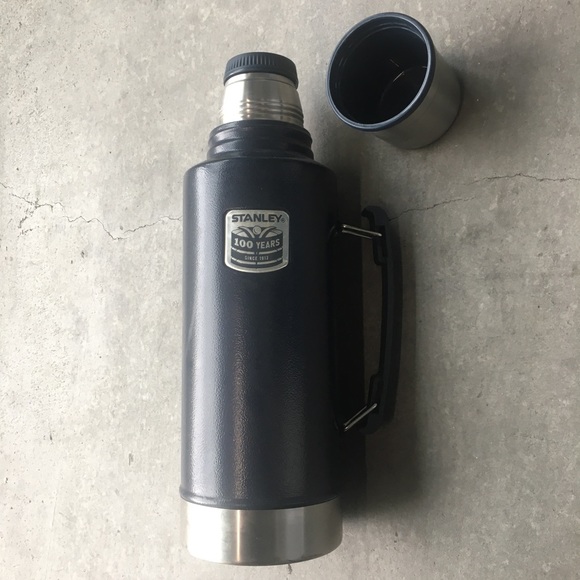 Stanley Thermos - Picture 2 of 3